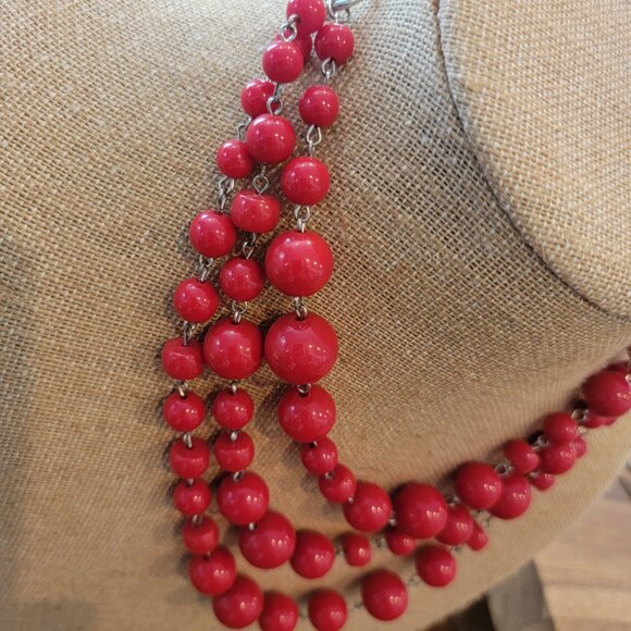 Everyone Scatter - red - Paparazzi necklace - Picture 3 of 9
